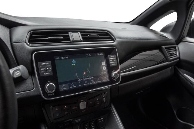 2022 NISSAN LEAF - 19