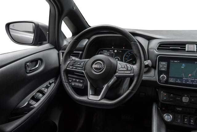 2022 NISSAN LEAF - 14