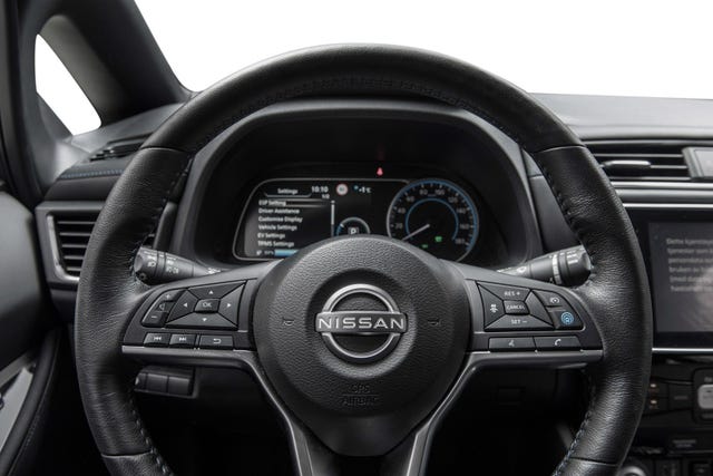 2022 NISSAN LEAF - 15
