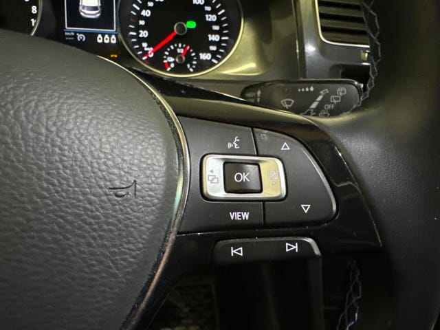 2019 VOLKSWAGEN GOLF - 19