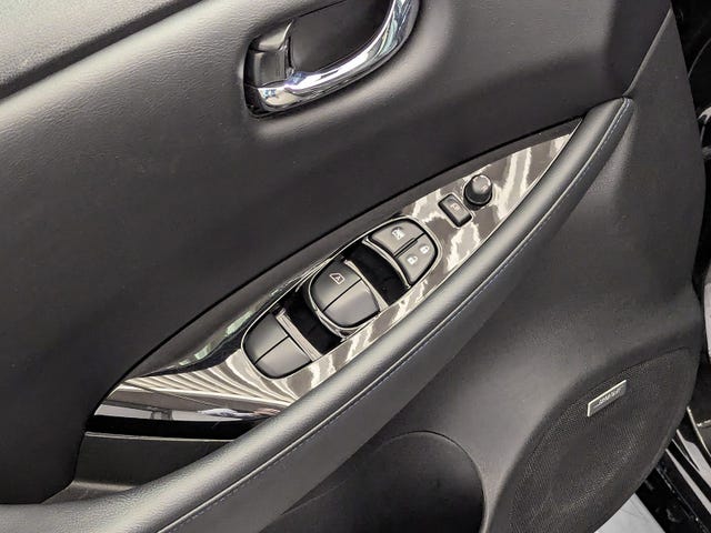 2020 NISSAN LEAF - 18
