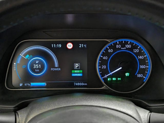 2020 NISSAN LEAF - 17