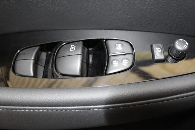2020 NISSAN LEAF - 32
