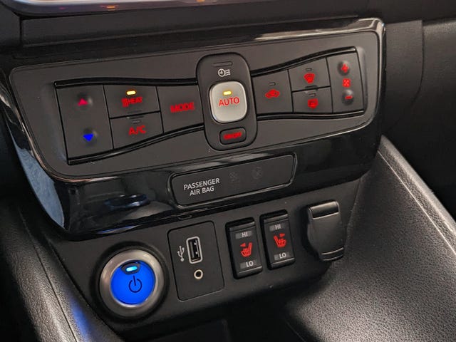 2020 NISSAN LEAF - 27