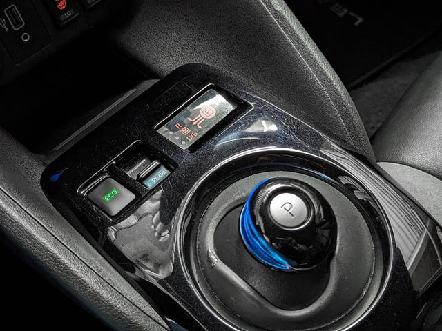 2020 NISSAN LEAF - 22