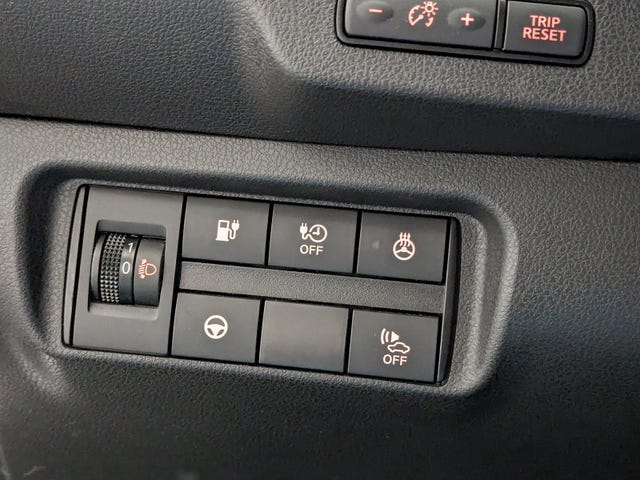 2020 NISSAN LEAF - 26