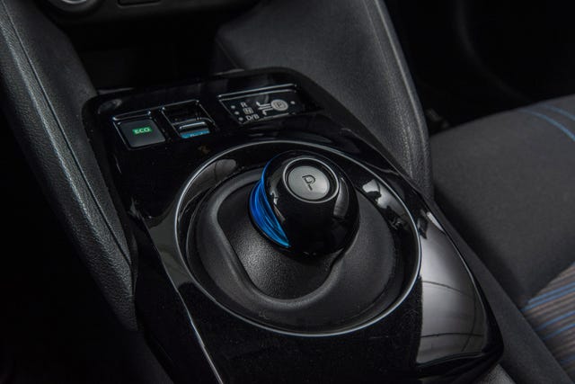 2022 NISSAN LEAF - 11