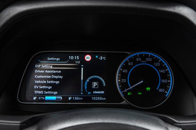 2022 NISSAN LEAF - 17