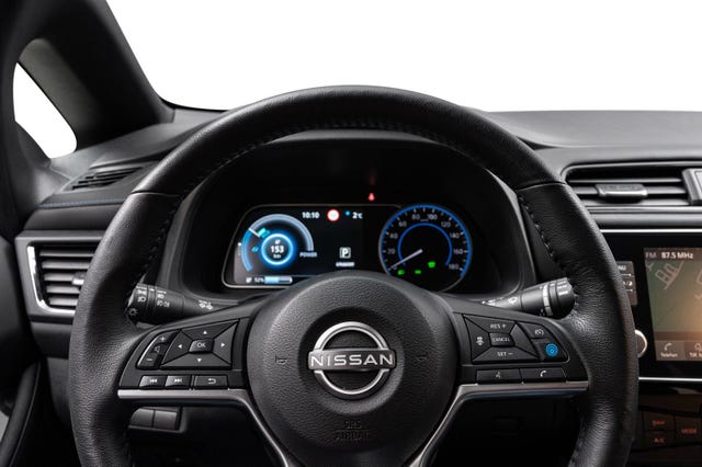 2022 NISSAN LEAF - 11