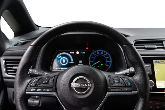 2022 NISSAN LEAF - 12