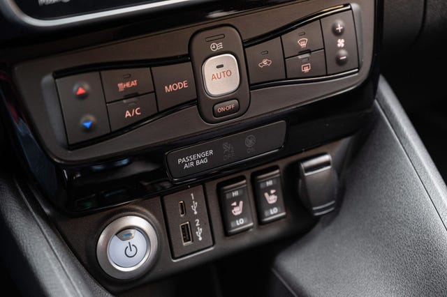 2022 NISSAN LEAF - 18