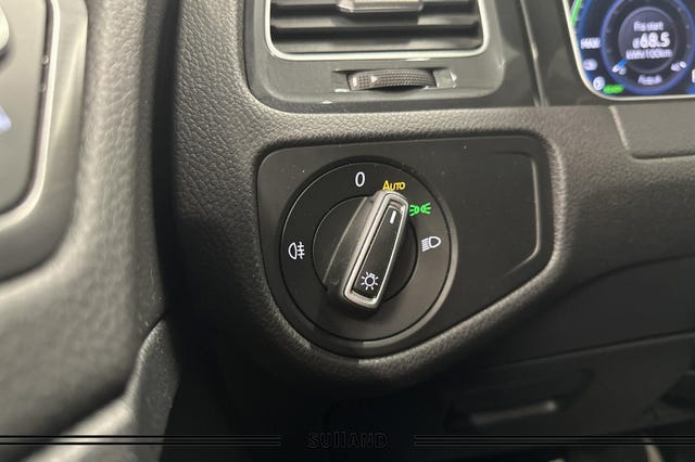 2019 VOLKSWAGEN GOLF - 27