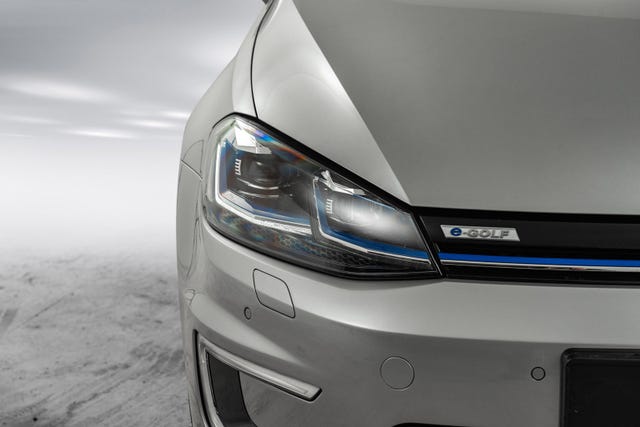WVWZZZAUZJ8900133 2018 VOLKSWAGEN GOLF-3