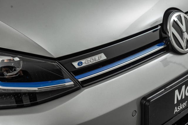 WVWZZZAUZJ8900133 2018 VOLKSWAGEN GOLF-4