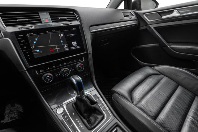 2018 VOLKSWAGEN GOLF - 12