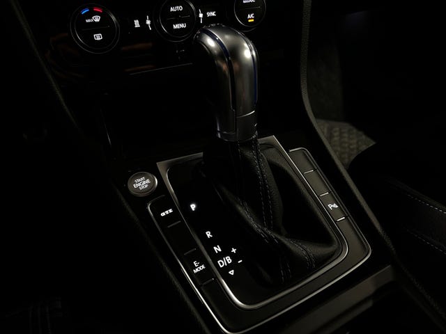 2019 VOLKSWAGEN GOLF - 31