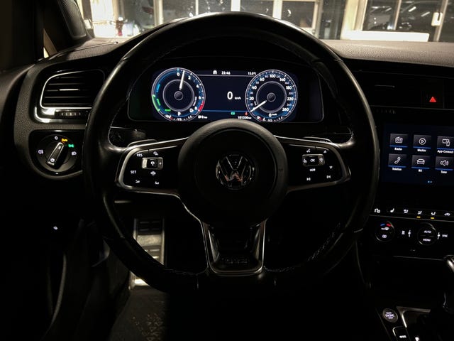 2019 VOLKSWAGEN GOLF - 18