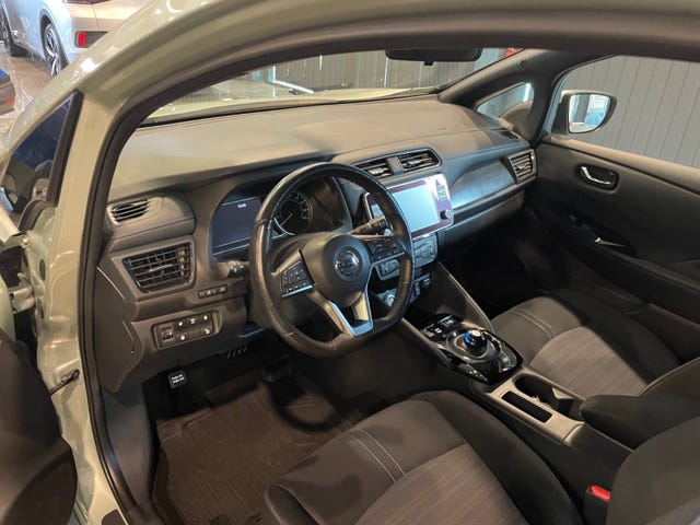 2020 NISSAN LEAF - 17