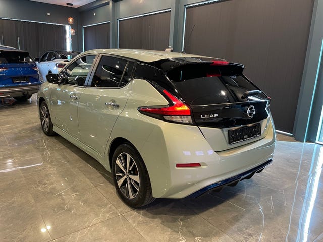 2020 NISSAN LEAF - 11
