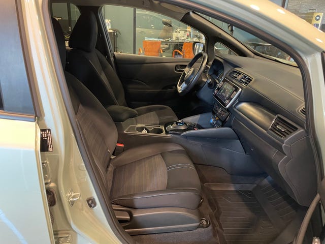 2020 NISSAN LEAF - 39