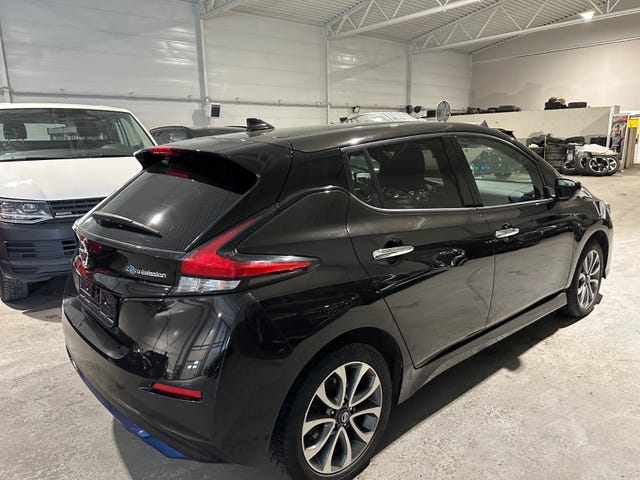 2022 NISSAN LEAF - 9