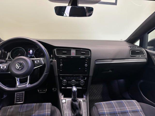 2018 VOLKSWAGEN GOLF - 24