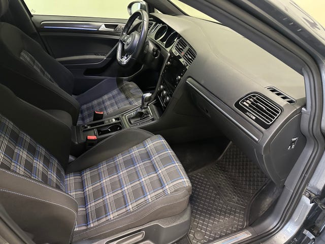 2018 VOLKSWAGEN GOLF - 25