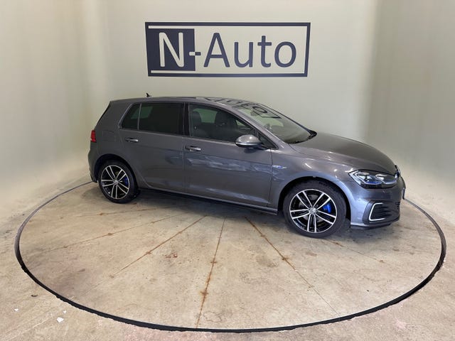 WVWZZZAUZJW802750 2018 VOLKSWAGEN GOLF-4