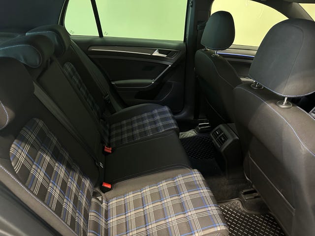 2018 VOLKSWAGEN GOLF - 34