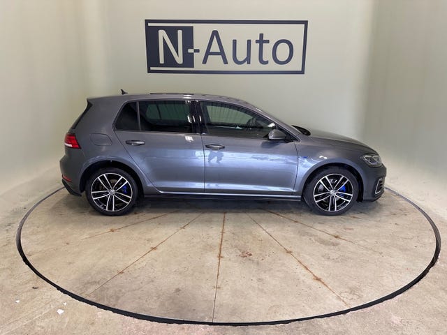 WVWZZZAUZJW802750 2018 VOLKSWAGEN GOLF-3