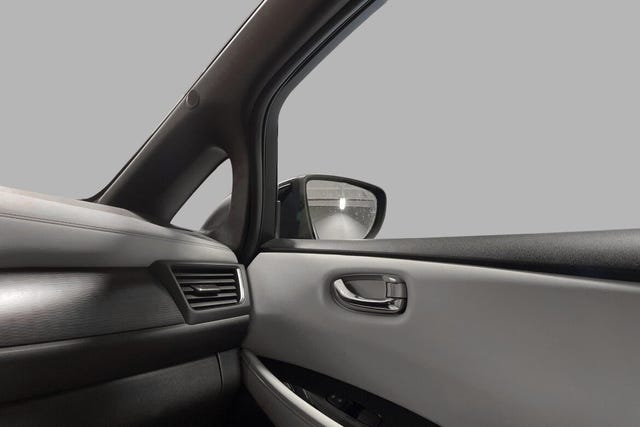 2020 NISSAN LEAF - 20