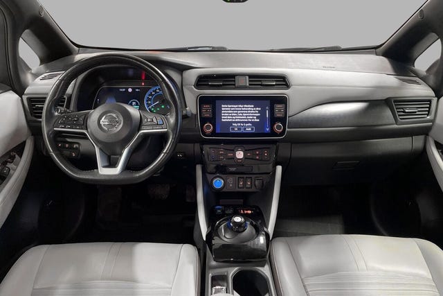2020 NISSAN LEAF - 11
