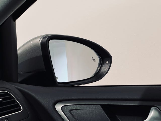 2019 VOLKSWAGEN GOLF - 30