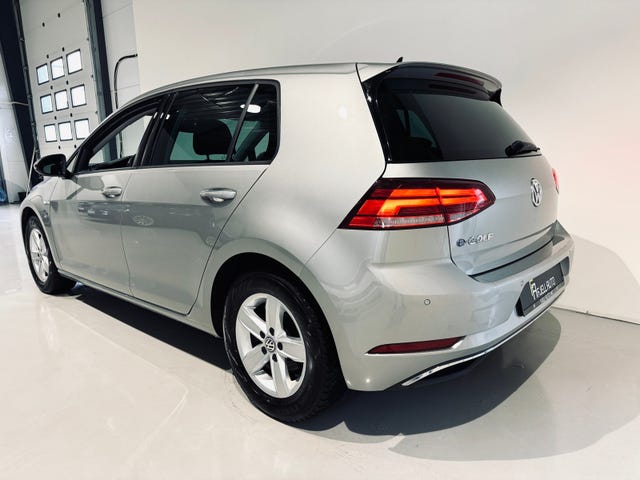 2019 VOLKSWAGEN GOLF - 8