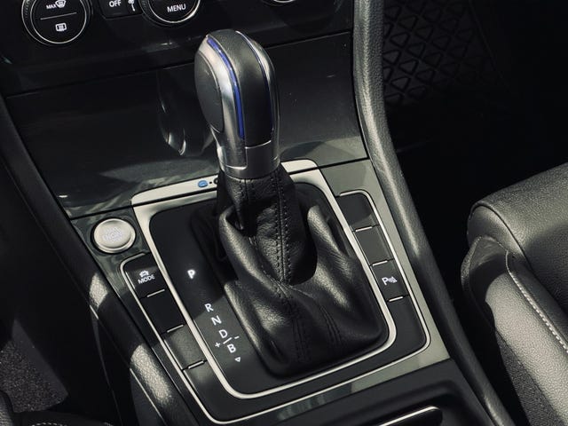 2019 VOLKSWAGEN GOLF - 20