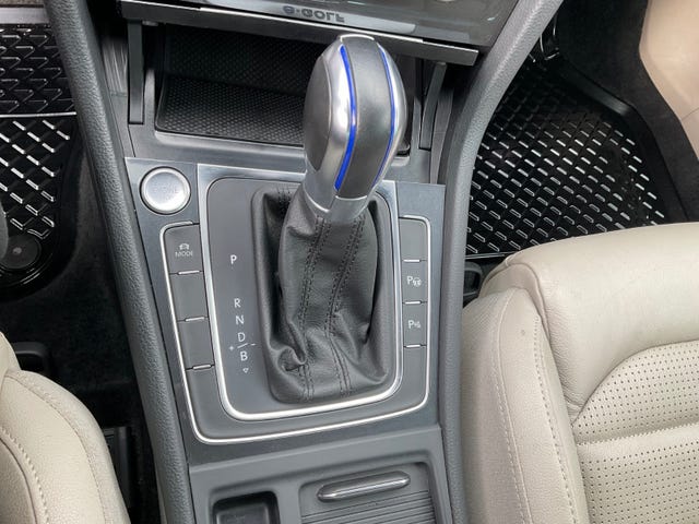 2018 VOLKSWAGEN GOLF - 10