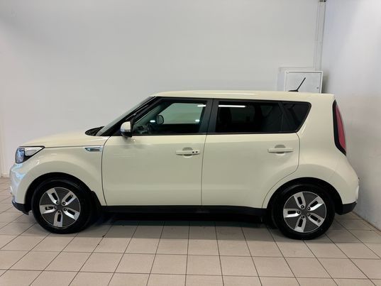 KNAJX81EFJ7026986 2017 KIA SOUL-2