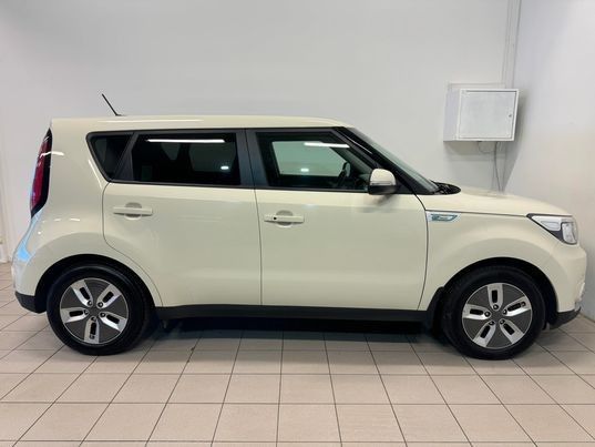 KNAJX81EFJ7026986 2017 KIA SOUL-5