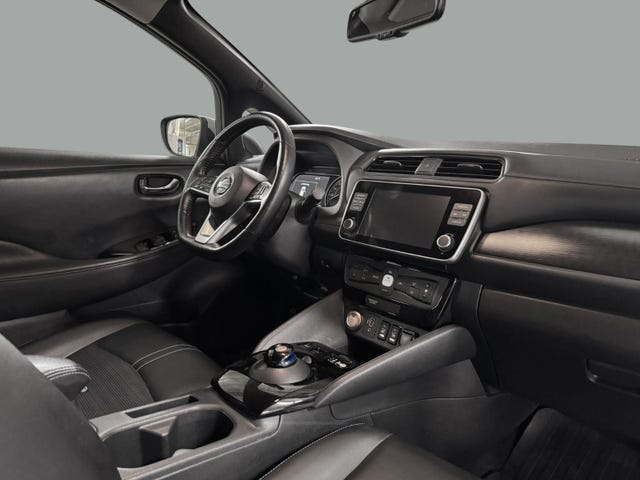 2020 NISSAN LEAF - 16