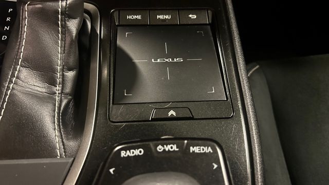 2019 LEXUS UX - 17