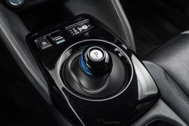 2018 NISSAN LEAF - 15
