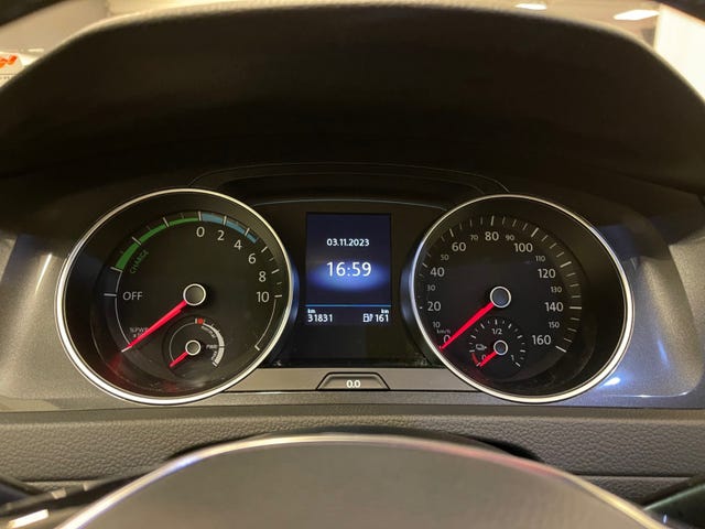 2019 VOLKSWAGEN GOLF - 11