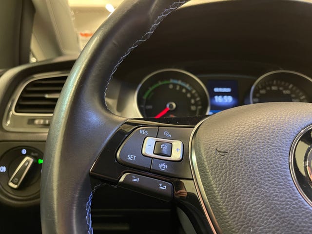 2019 VOLKSWAGEN GOLF - 10