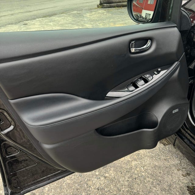 2018 NISSAN LEAF - 16