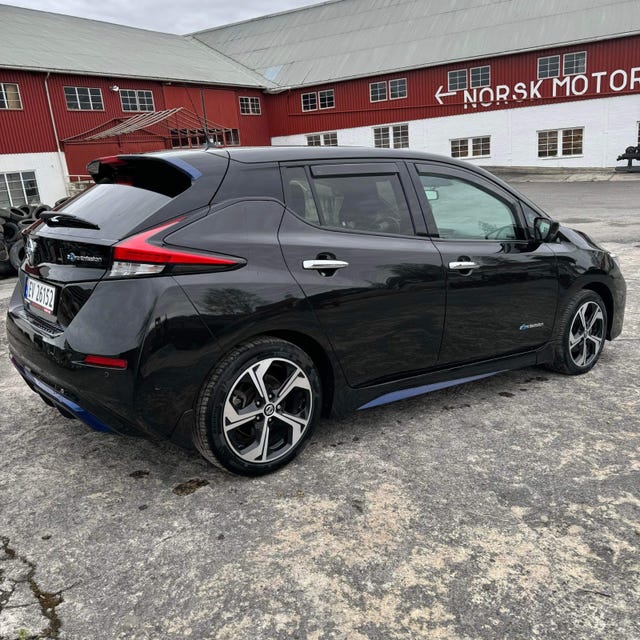 2018 NISSAN LEAF - 9