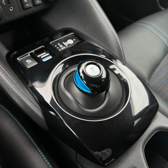 2018 NISSAN LEAF - 42