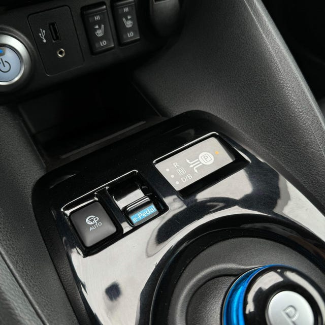 2018 NISSAN LEAF - 43