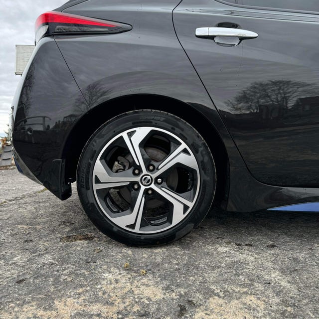 2018 NISSAN LEAF - 10