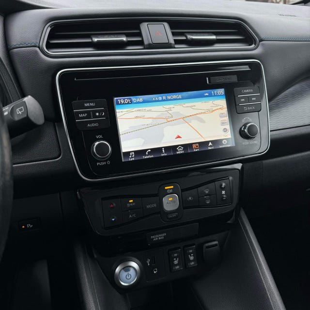 2018 NISSAN LEAF - 38