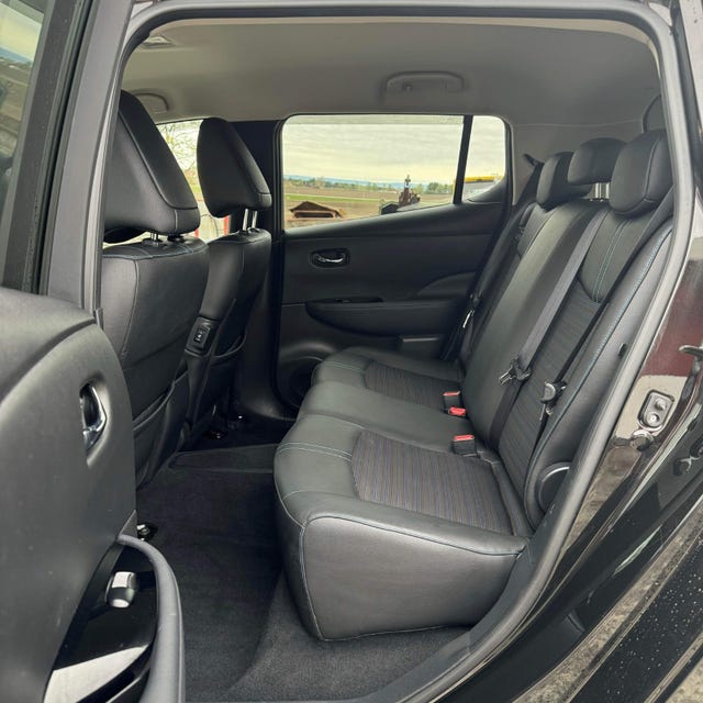 2018 NISSAN LEAF - 32